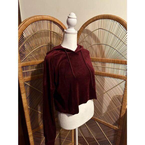 Fashion Nova women’s hoodie medium maroon burgundy Cropped sweatshirt Velour NEW - Picture 3 of 6